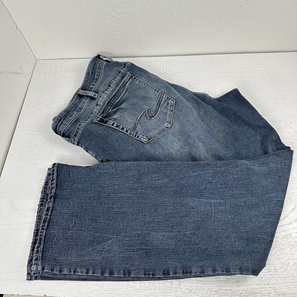 Silver Jeans Women's Size 18x31L (41x30 Actual) Elise Slim Boot Cut Jeans